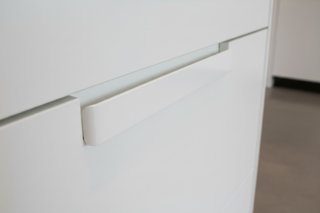 C-profile handle detail