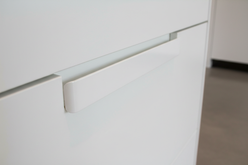 C-profile handle detail